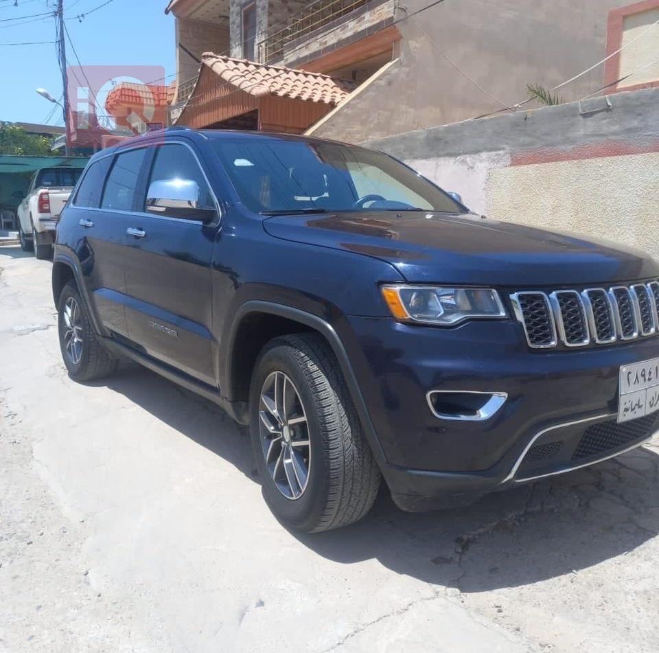 جیپ گراند شیرۆکی